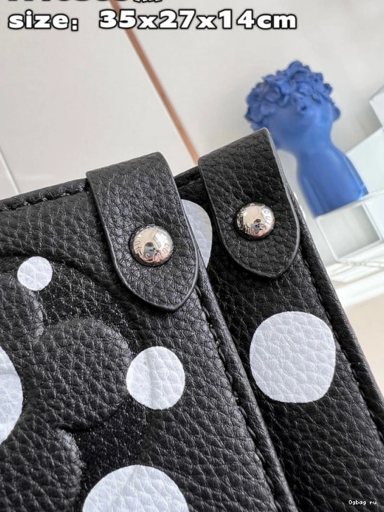 LOUIS VUITTON MM ONTHEGO 0717